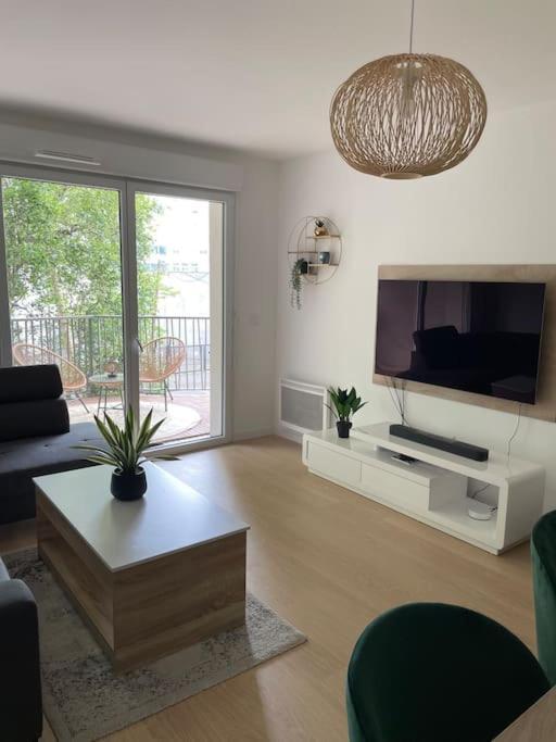 Superbe Appartement En Residence Avec Parking Le Mans Extérieur photo